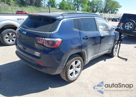 2018 Jeep Compass Latitude 4X4 из США, поврежденный, VIN 3C4NJDBB1JT321011